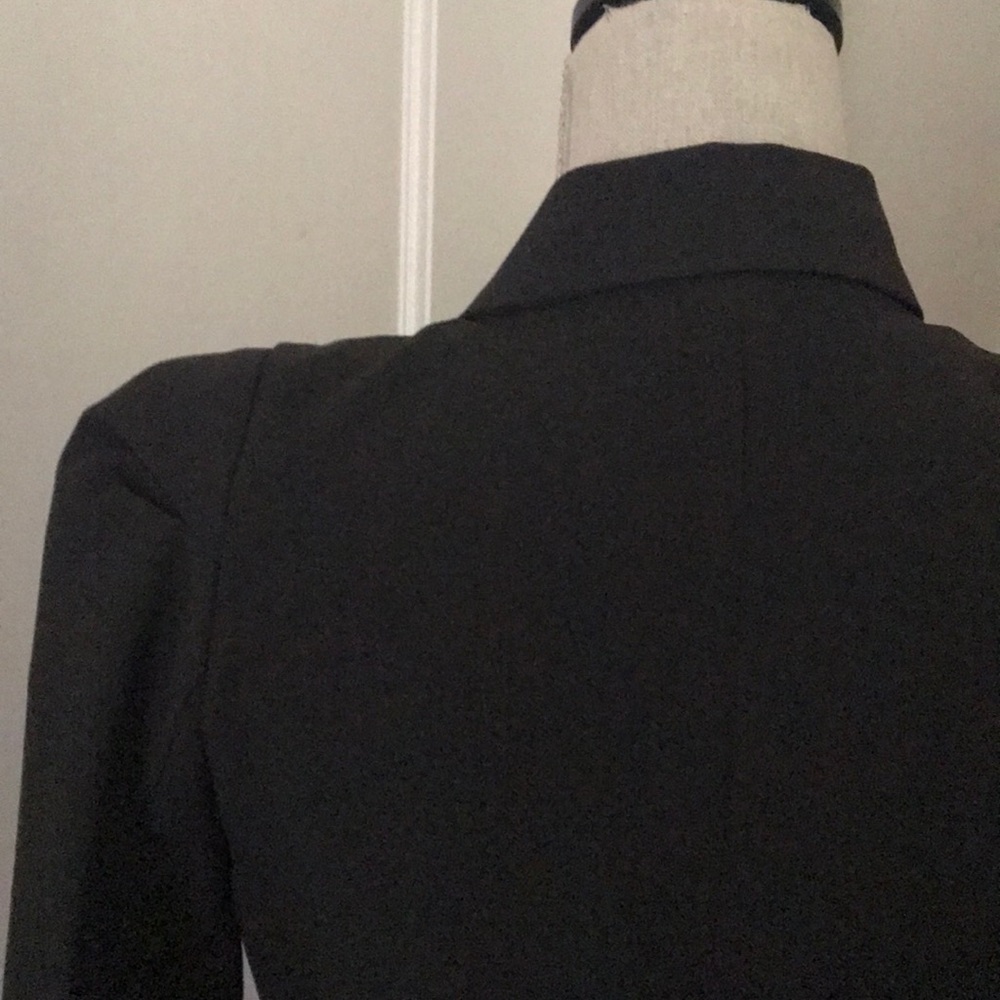 Unique sassy modern blazer - Picture 4 of 6